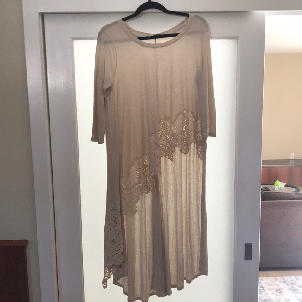 Free People 3/4 sleeve Hi Low Top